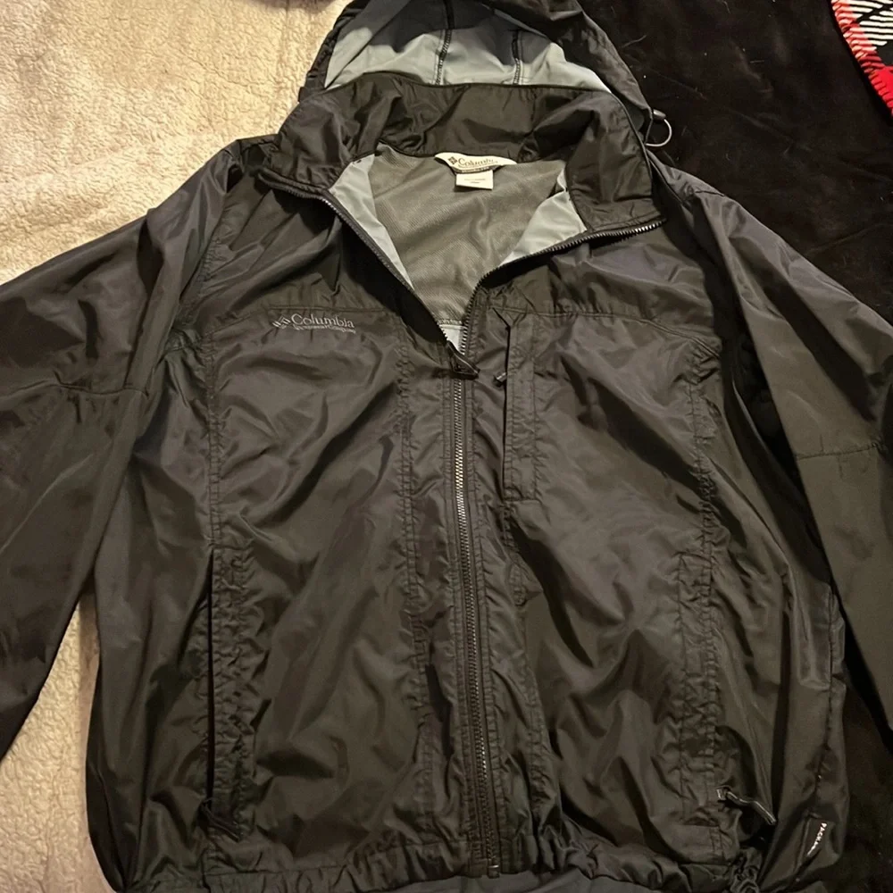 Mens size Large Columbia Sportswear Company Rain Jacket - Picture 4 of 5